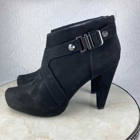 Guess Ankle Booties Womens 8.5 Black Suede Chunky Block Heel Dressy Grunge Boots - Picture 1 of 13
